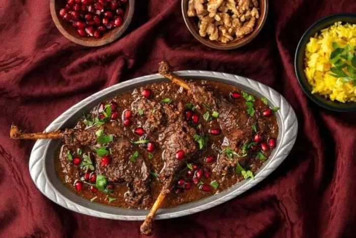 غذاهای ایرانی که دل همه رو می‌بره؛ از قرمه‌سبزی تا آش رشته !