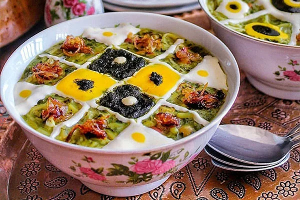 غذاهای ایرانی که دل همه رو می‌بره؛ از قرمه‌سبزی تا آش رشته !
