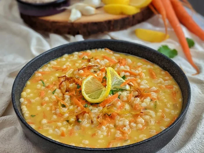 چطوری یه سوپ گردن لعاب‌ دار و خوشمزه درست کنیم؟